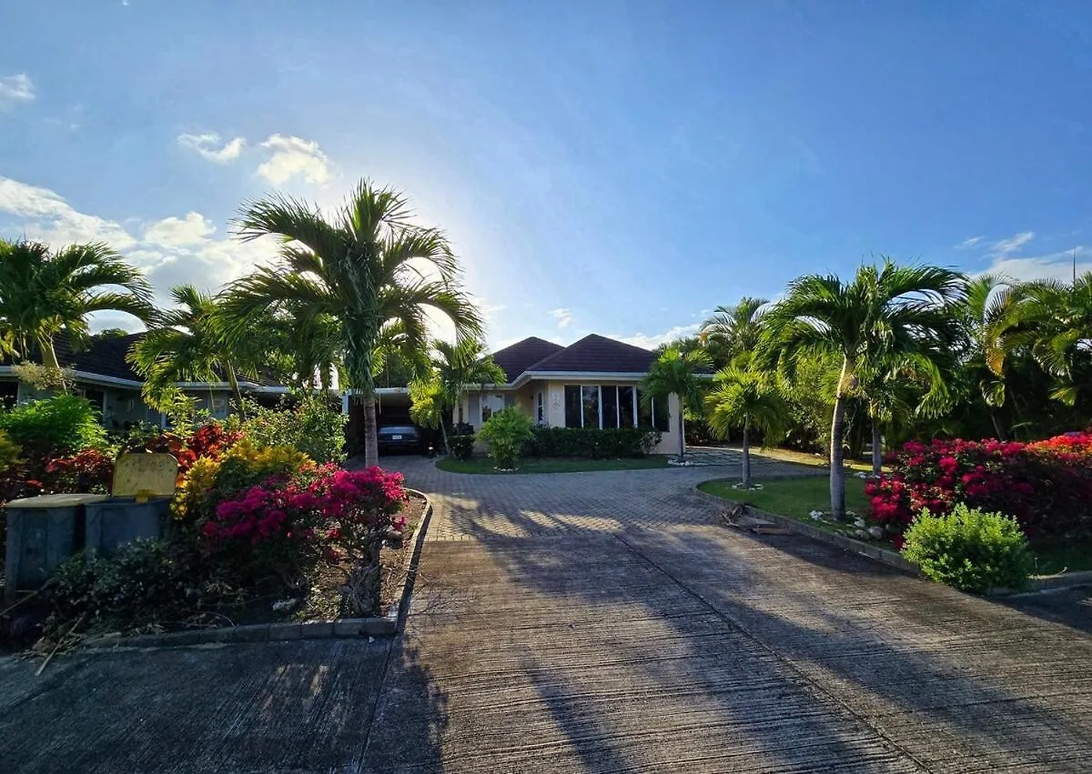 הוילה Banks Hibiscus Retreat