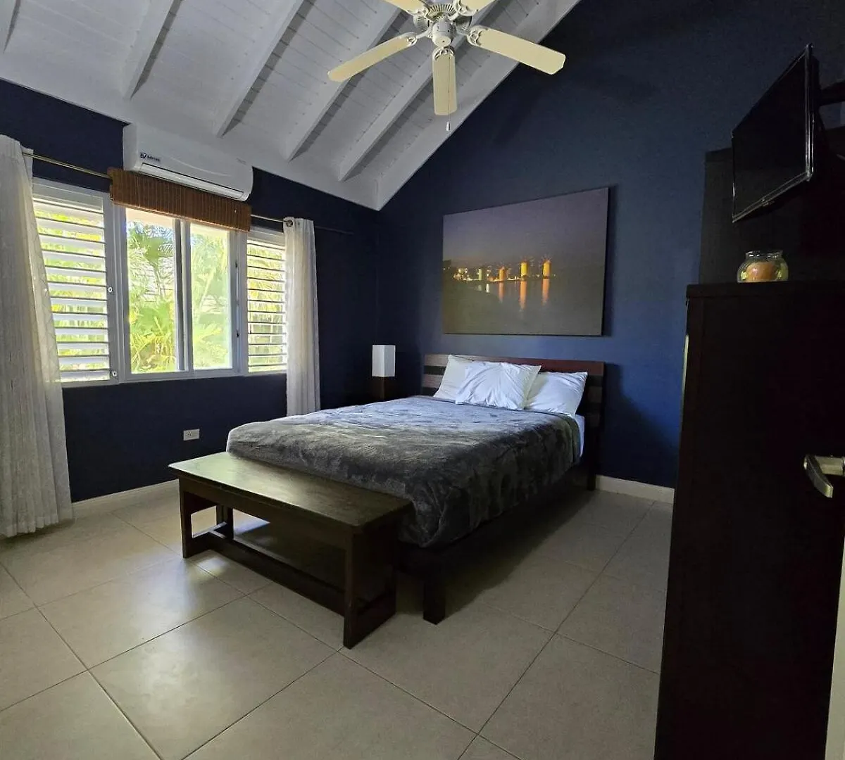 בית נופש הוילה Banks Hibiscus Retreat